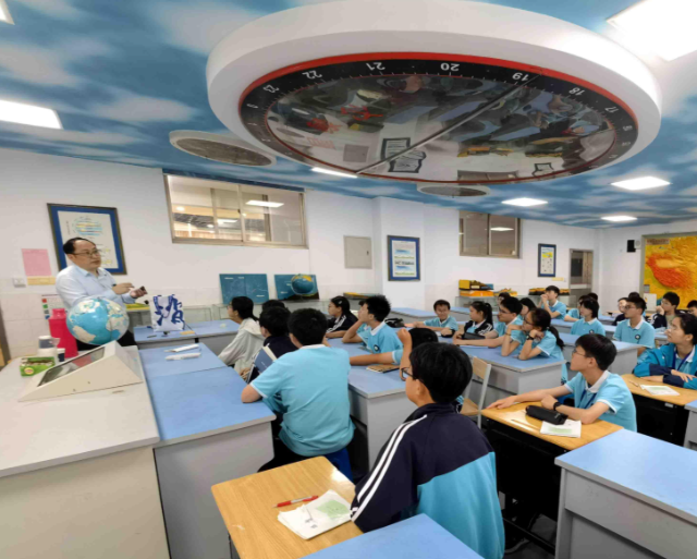 研討方向是科學教育需求走進校園與老師和同學們溝通交流 研討方向是科學教育需求走進校園與老師和同學們溝通交流